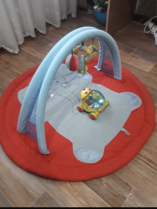 Продам музыкальную игрушку