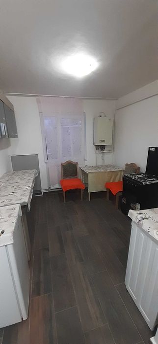 Inchiriez garsoniera govandar