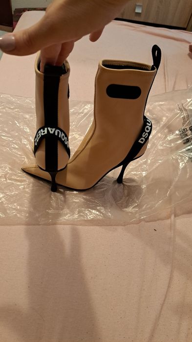 Vând ghete dsquared2