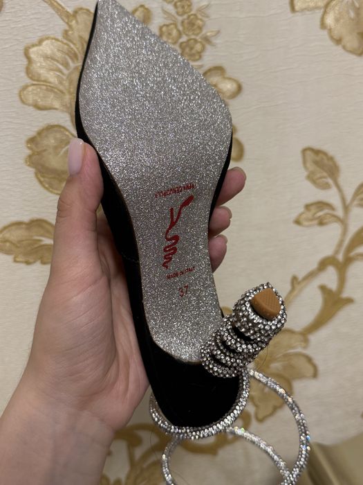 чёрные туфли новая размер 37