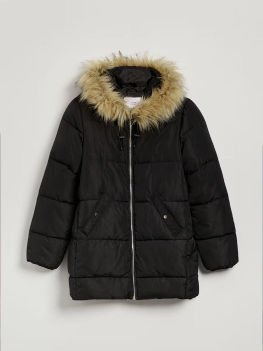 Капитонирано яке с качулка