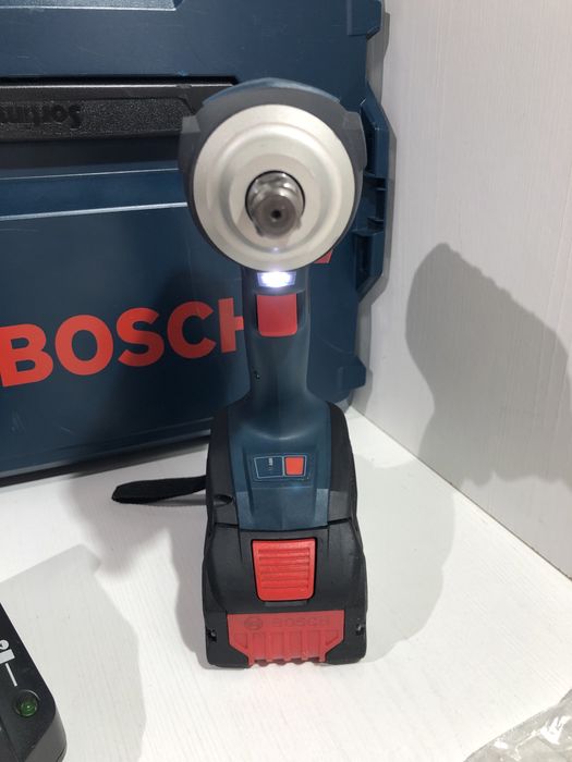 Bosch GDS 18v-300 inpact cap 1/2 8 ah