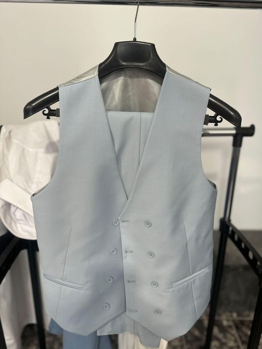 Costum bărbătesc, NOU, etichetă. + accesorii M-L-Xl