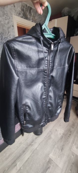 Куртка Кожанка две разные