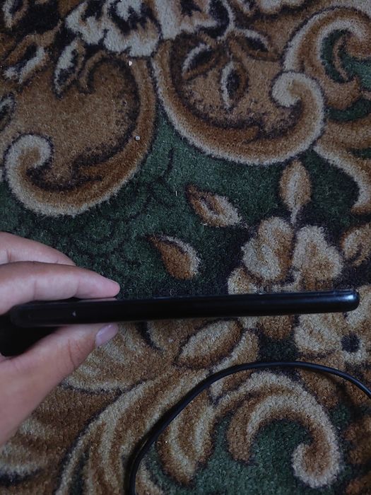 Readmi 7A telefoni | qora | botaryasi ideal |