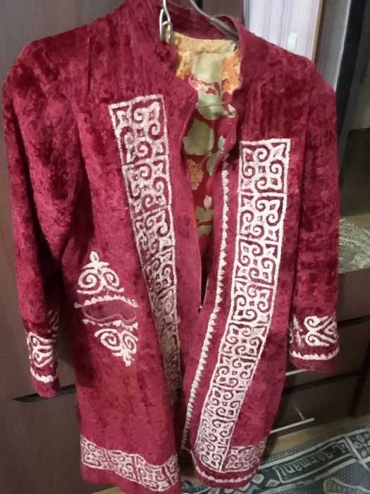 Бұрынғының кәжекей, бешпент сатылады.