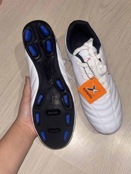 Футболға арналған бутсы-красофка – жаңа, мүлдем киілмеген!