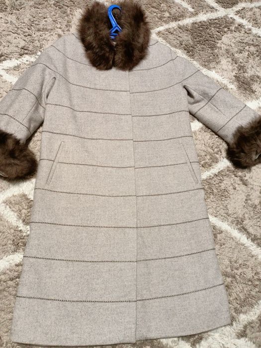 Продам демисезонное теплое пальто.