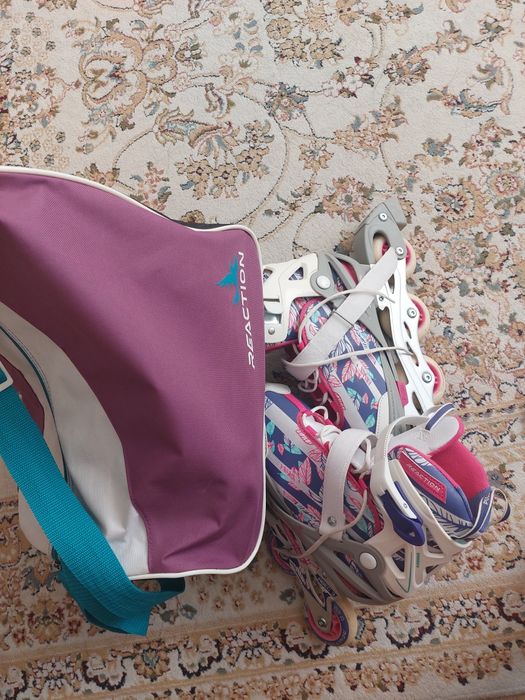 Ролики для девочек, Reaction