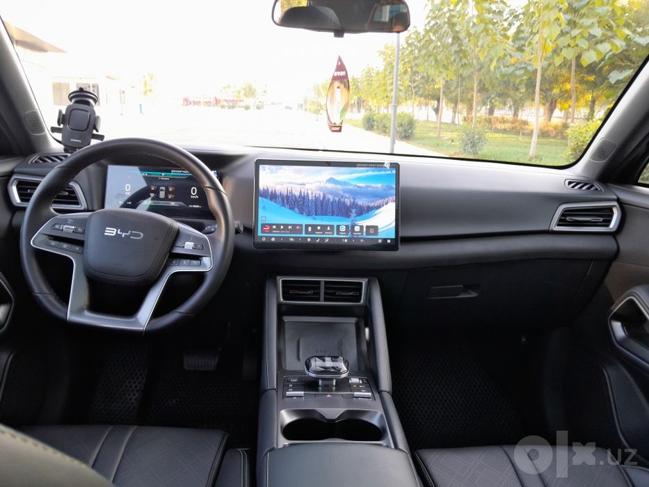 BYD Yuan Up 401 Qora 2025