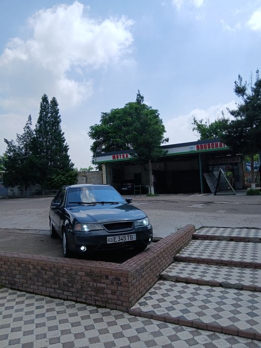 Nexia2 1.6 sotiladi