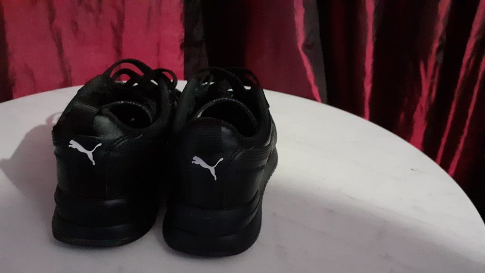 Vând adidași puma originali