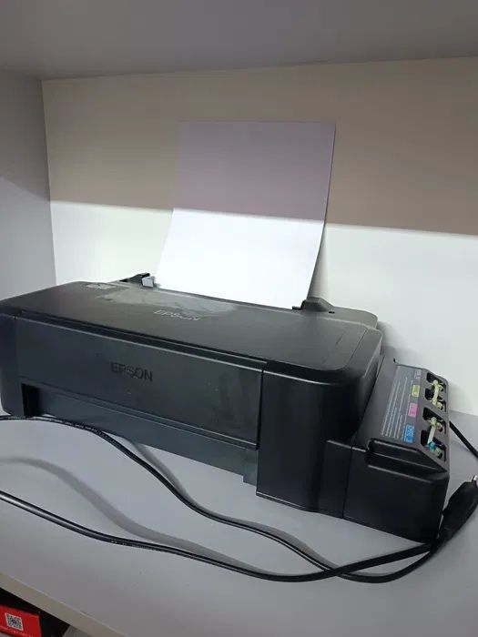 Принтер Epson L120 цветной рабочий но один цвет не печатает
