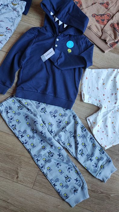 Модни стилни фирмени костюми George Carters