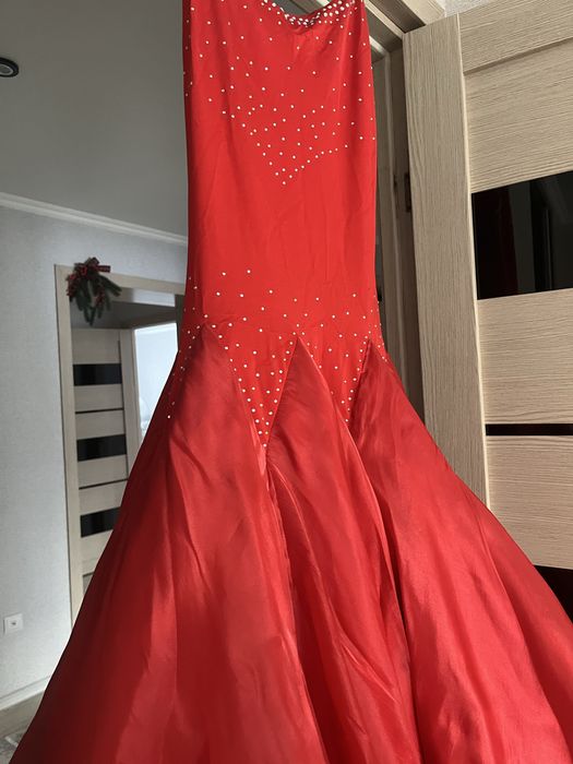 Платье вечернее, бальное, праздничное