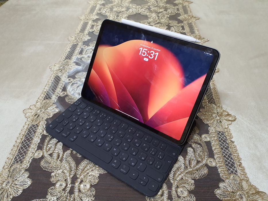 Folio Keyboard 11”