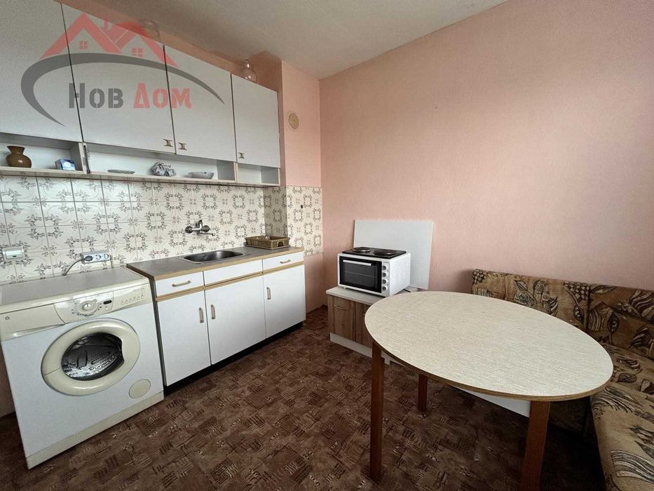 Двустаен в кв. Бузлуджа