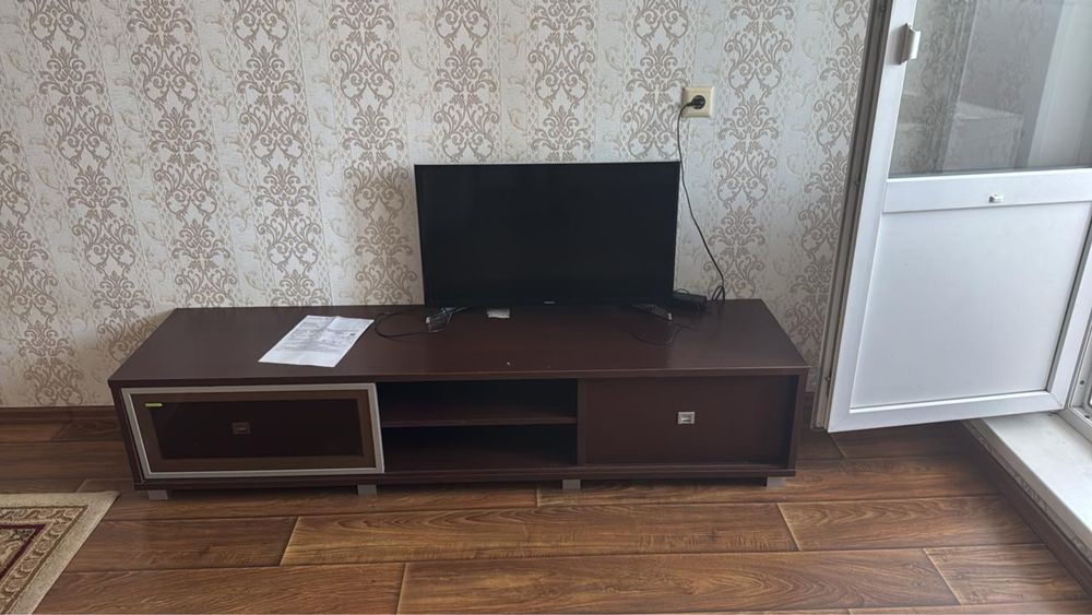 Продам тумбу под тв