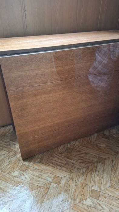 Продам советский стол книжку