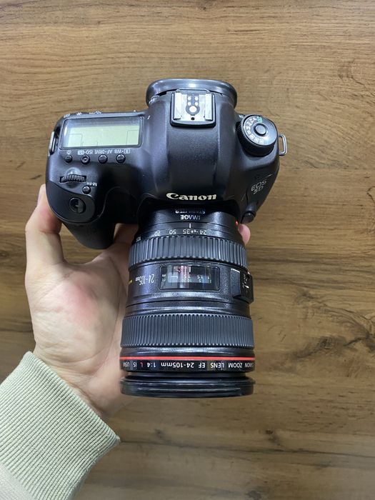 Canon EOS 5D Mark III 24-105mm L