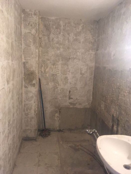 Decopertari Faianta și gresie și ridicat tot ce rezulta moluz