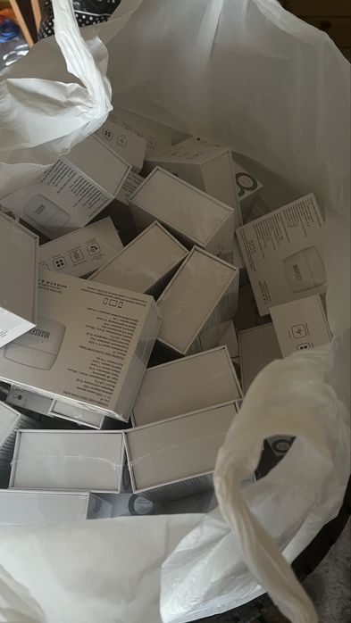 Продам безпровадные наушники