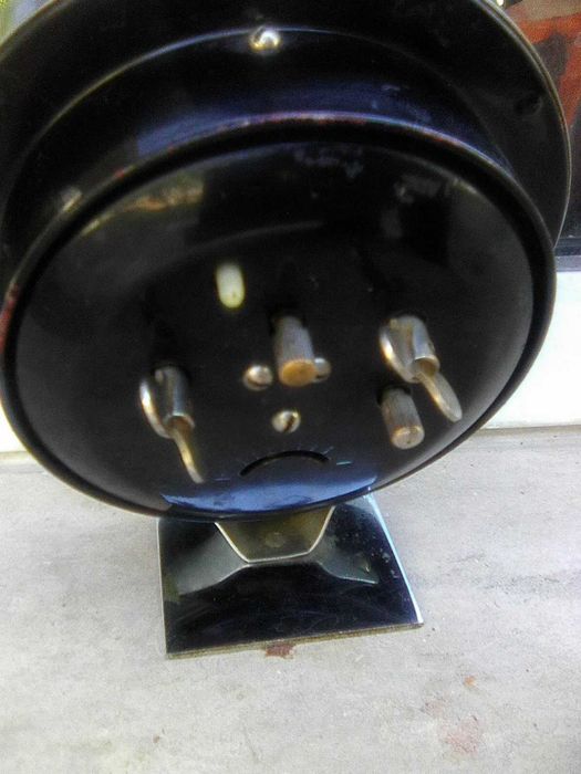 Механичен часовник- будилник от Китай с панда която си върти главата