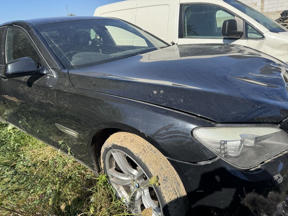 Dezmembrez BMW 730D 180kw