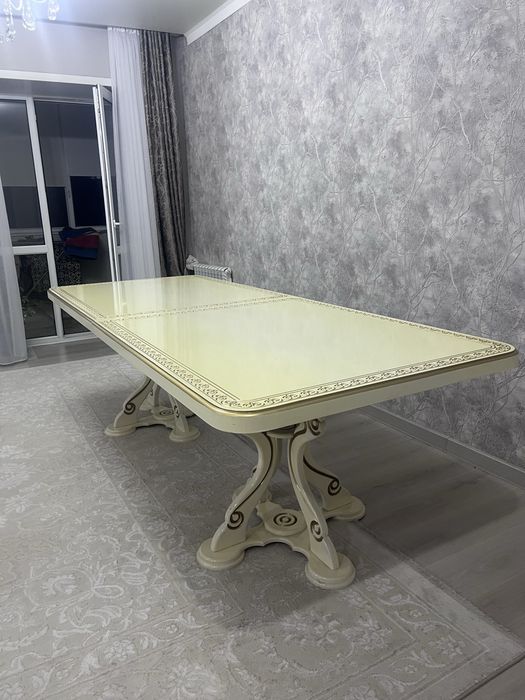 Раздвижной стол+стулья