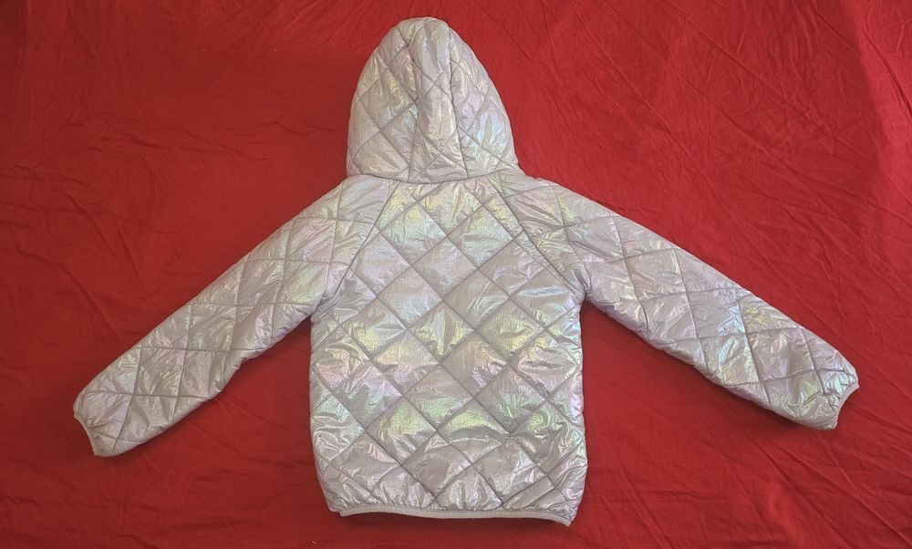 Продавам зимни якета за момиче подходящи за деца на възраст от 6 до 8