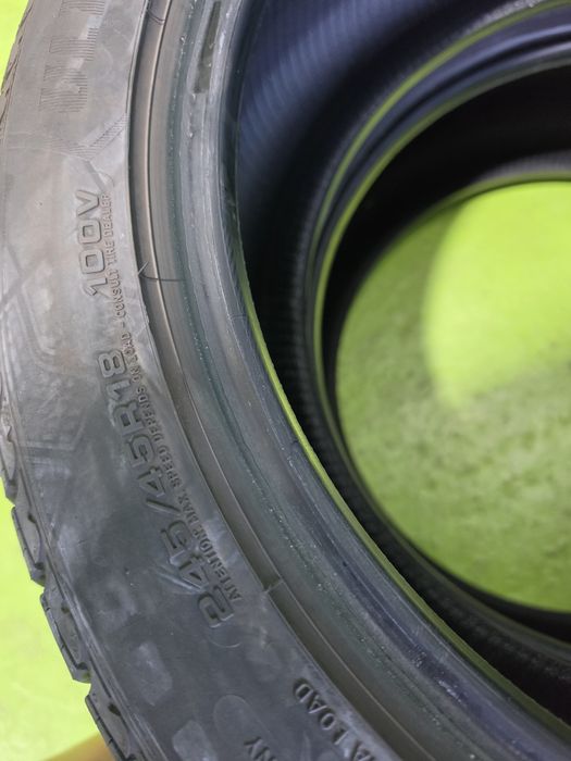 2 бр зимни 245/45/18 Goodyear