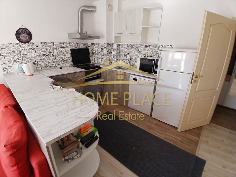 Дава се под наем Двустаен апартамент в Варна, Левски - 80 кв.м за 561 € - Снимка #2