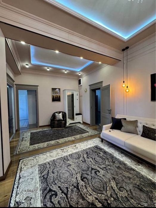 Жк,  "British House" 3/4/7, евроремонт, мебелью и техникой. TL