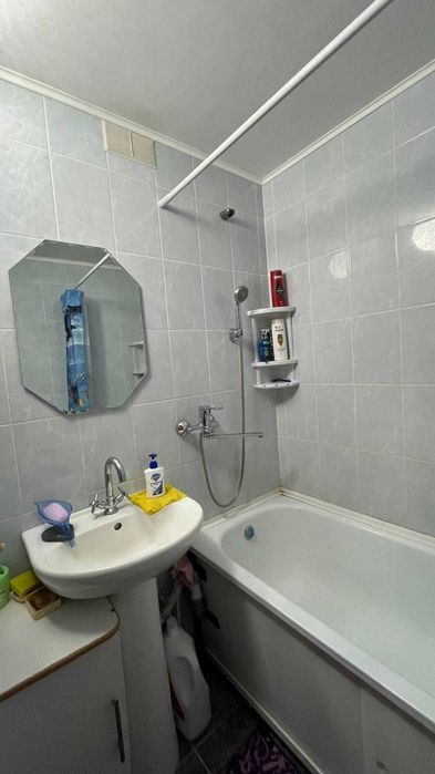 Продам двухкомнатную распашонка