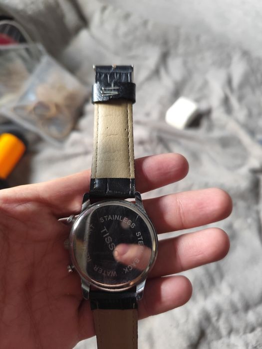 Продаю часы Tissot
