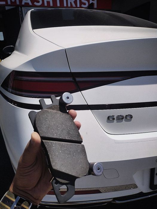 Замена колодок Genesis G80 G90