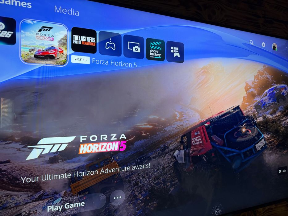 Vând ps5 cu disk și jocuri