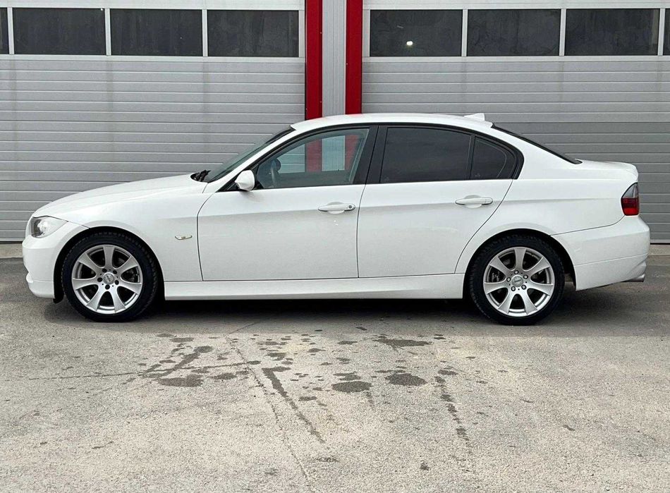 BMW 318 I 2008 г