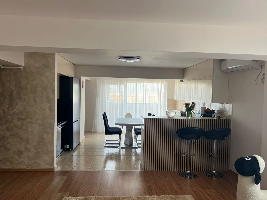 Vand penthouse Giroc zona planetelor