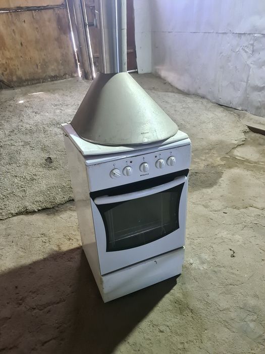 Продам, плиту с вытяжкой