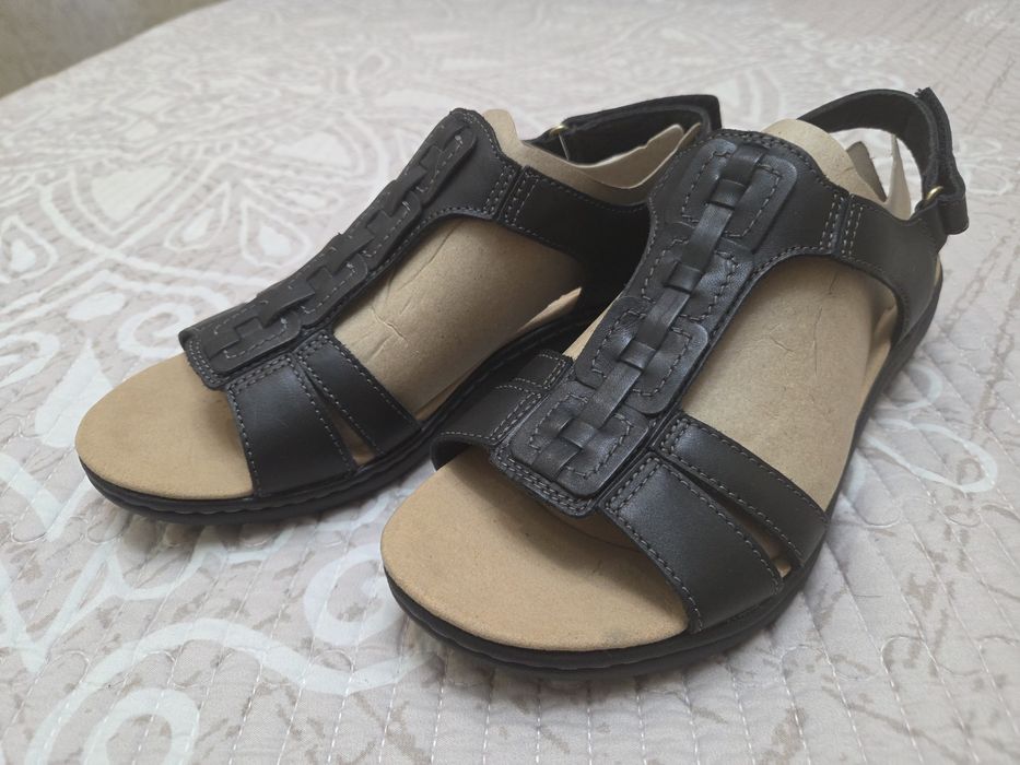 Босоножки кожаные Clarks