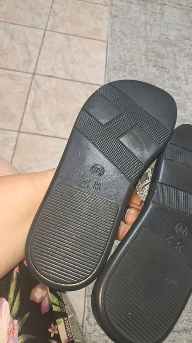 Slapi dama marimea 38