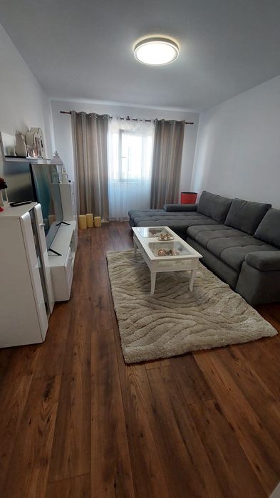 vind apartament cu 2 camere