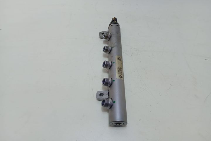 Rampa injectoare  1.6 dci 175210542R Renault Megane a 3-a generatie