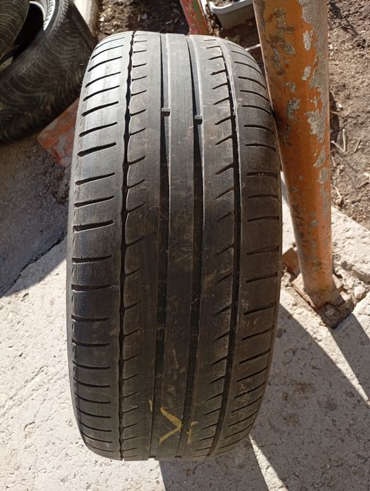 Продам шину б/у не дорого