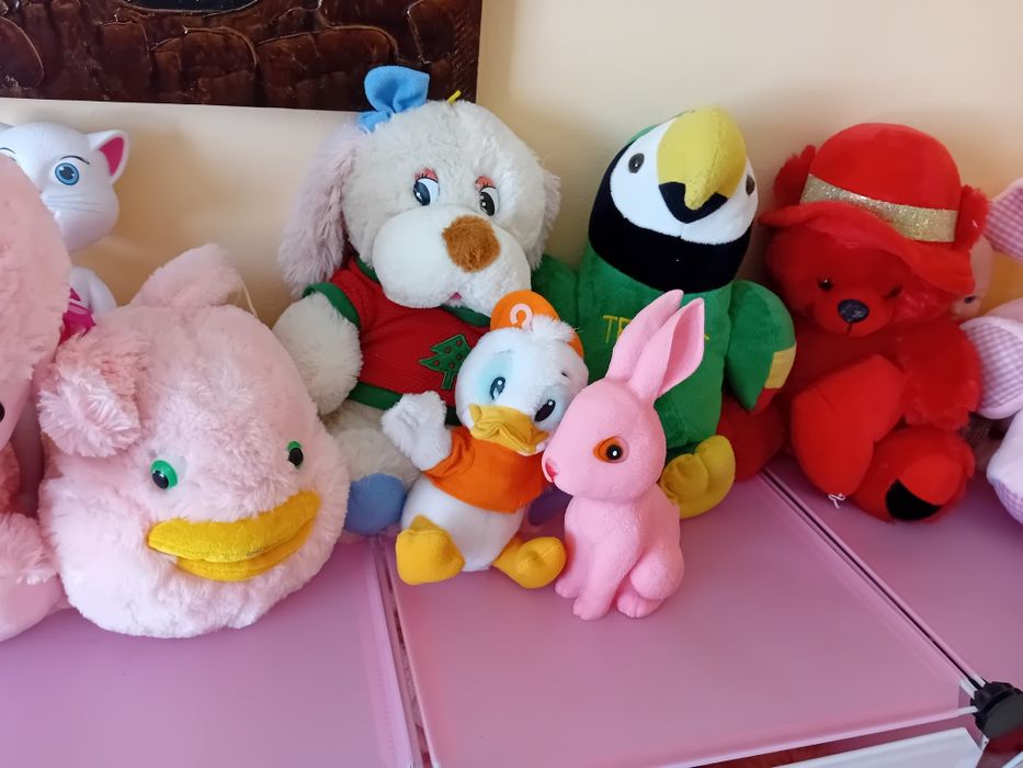 Vând jucării de pluș