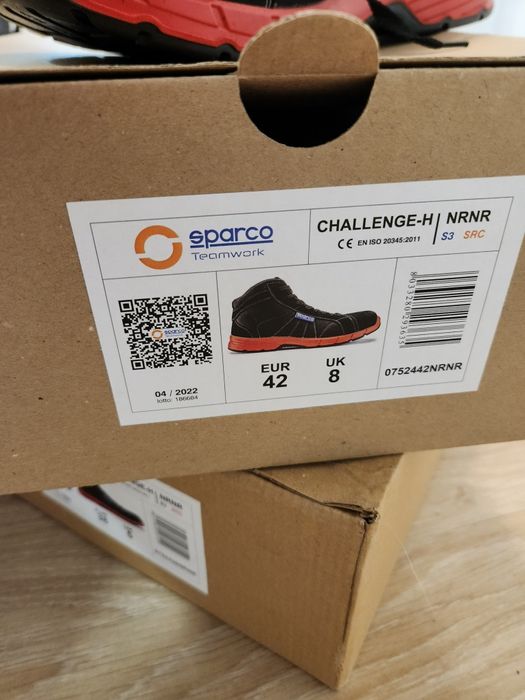 Bocanci esparco mărimile 42 și 38