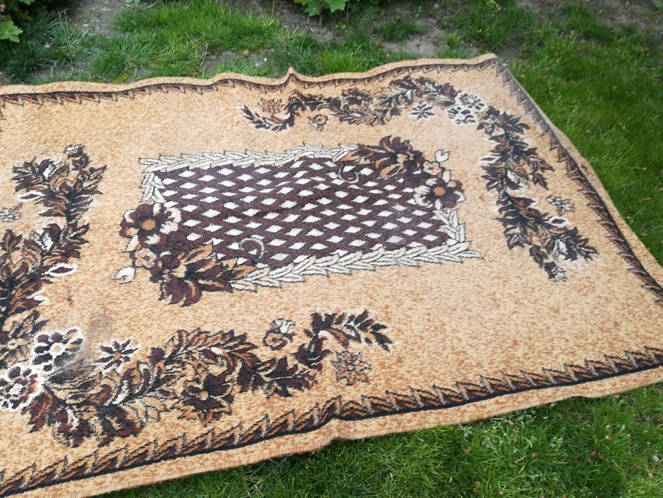 Килим мокетен за 30 лева