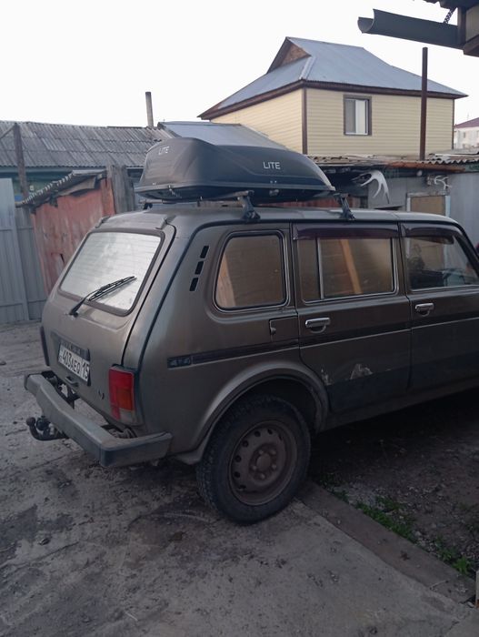 Продам ниву пяти дверку
