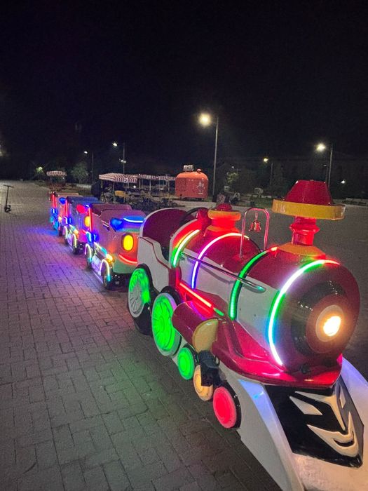 Паровоз, поезд,  паровозик Аттракцион